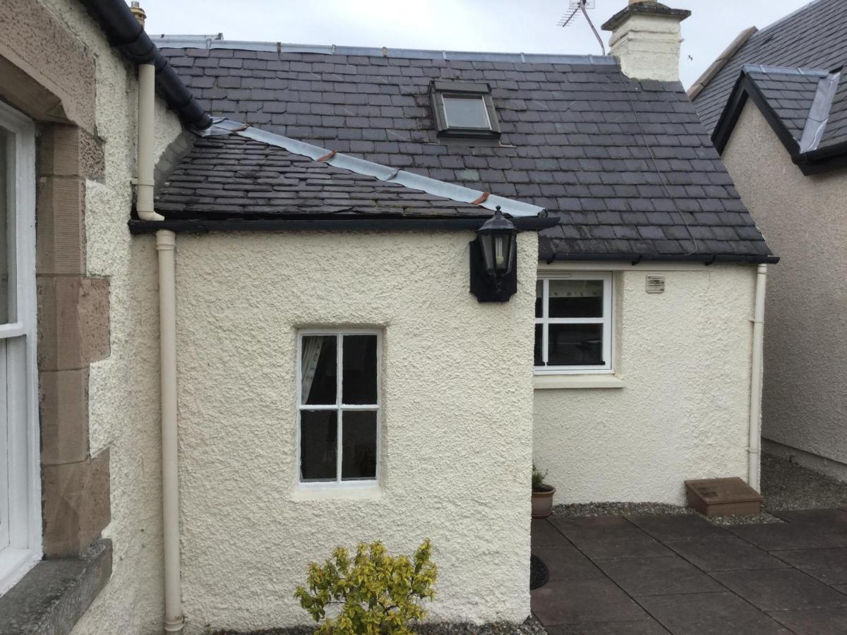 Three-Bedroom Old Cottage Free Parking 인버네스 외부 사진