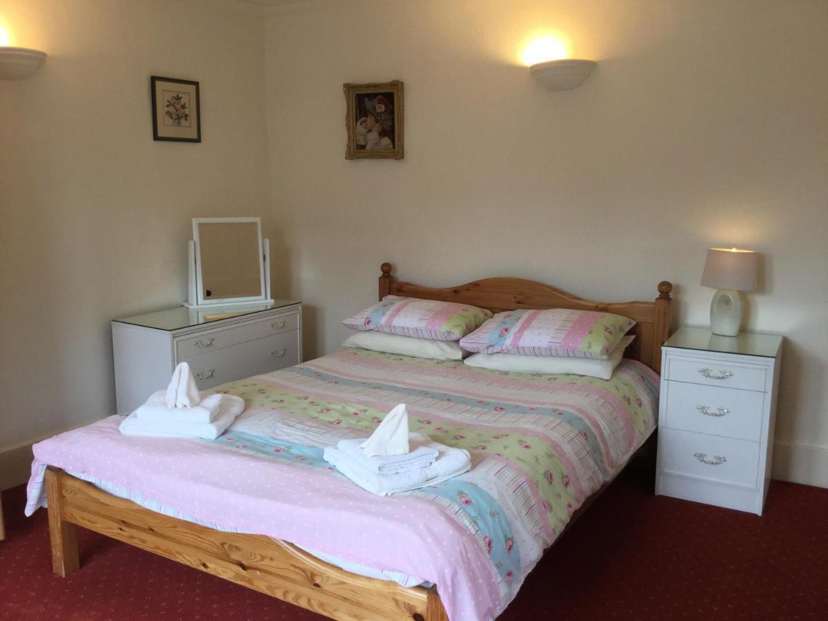 Three-Bedroom Old Cottage Free Parking 인버네스 외부 사진