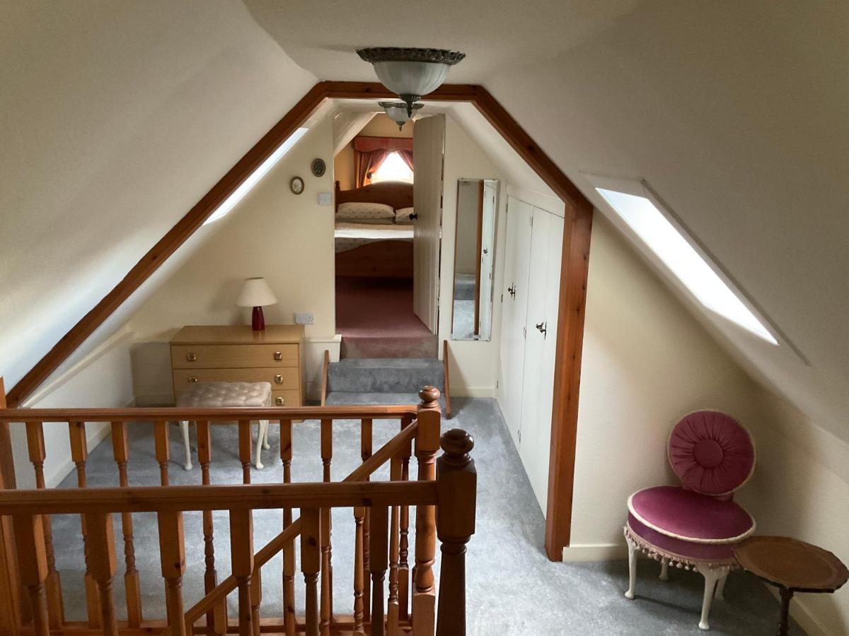 Three-Bedroom Old Cottage Free Parking 인버네스 외부 사진
