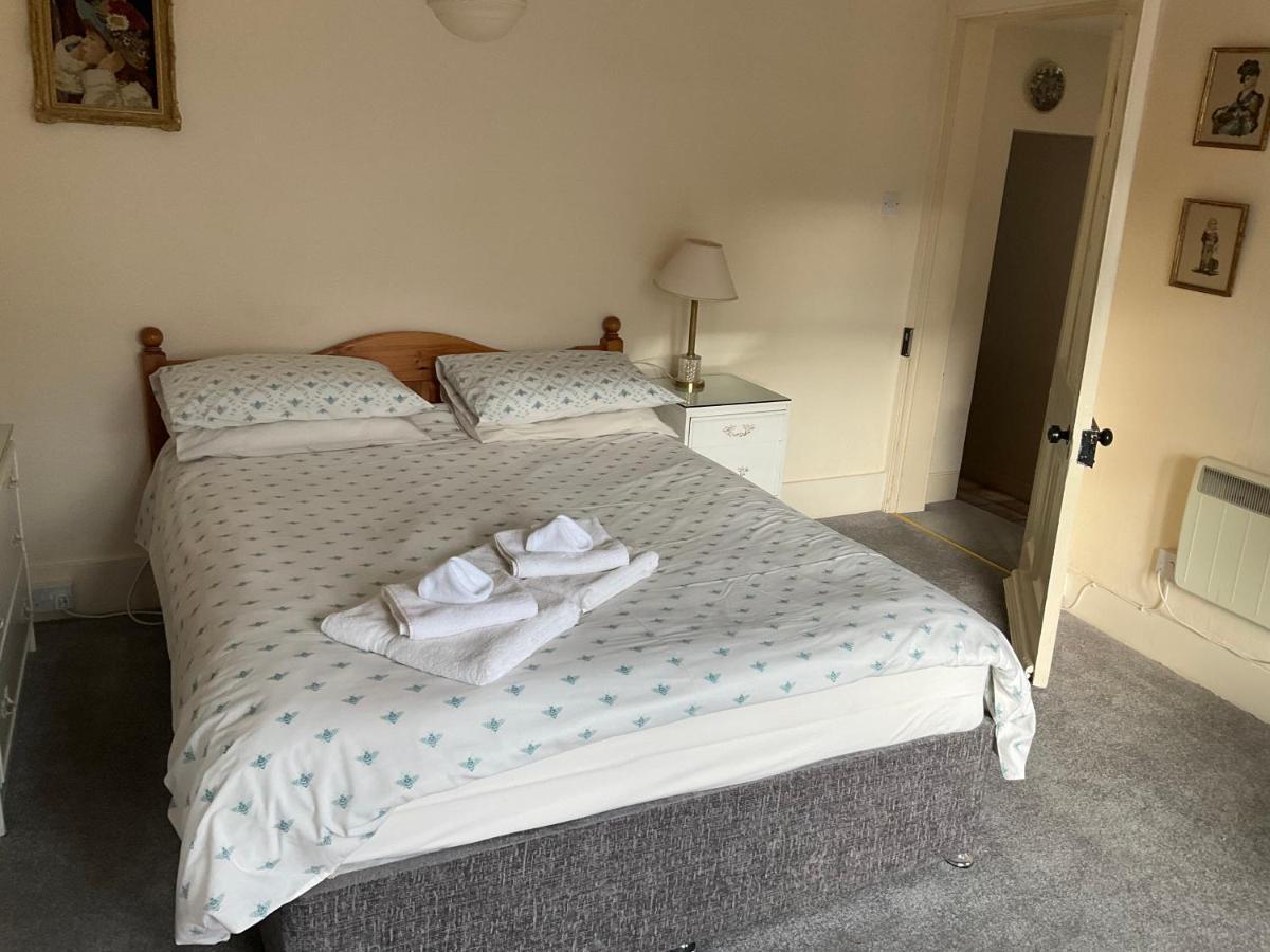 Three-Bedroom Old Cottage Free Parking 인버네스 외부 사진