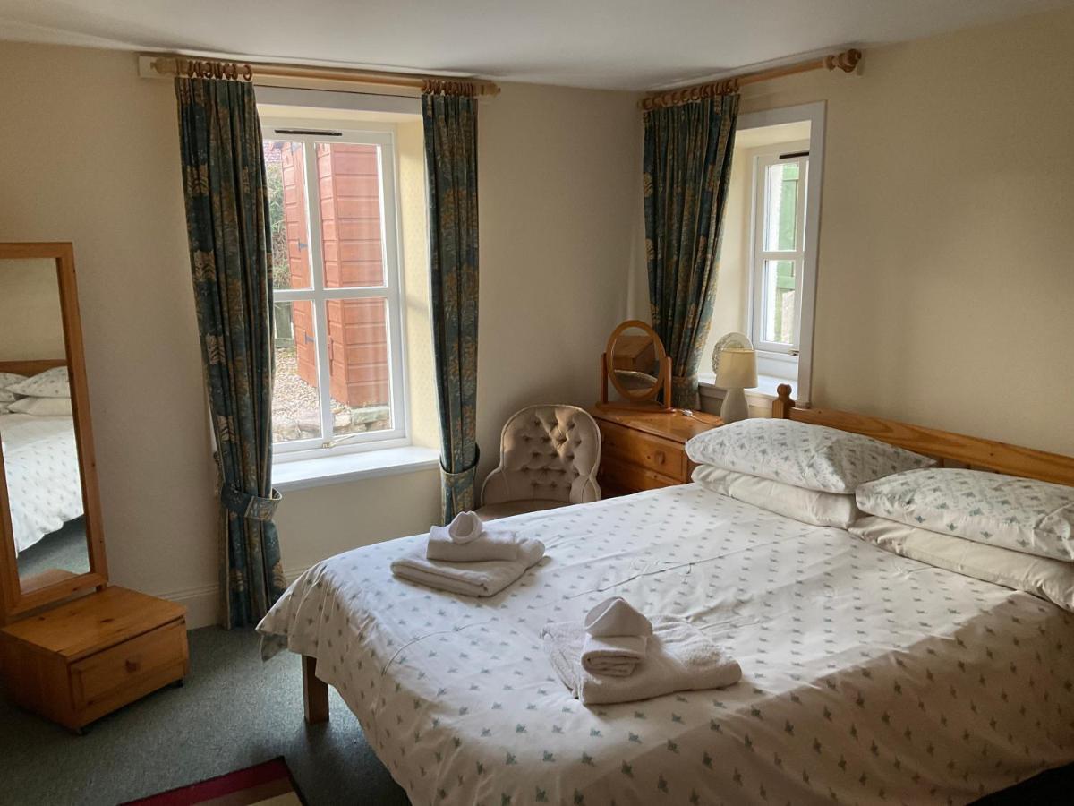 Three-Bedroom Old Cottage Free Parking 인버네스 외부 사진