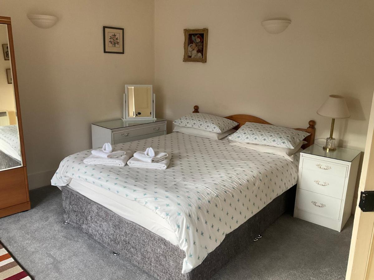 Three-Bedroom Old Cottage Free Parking 인버네스 외부 사진